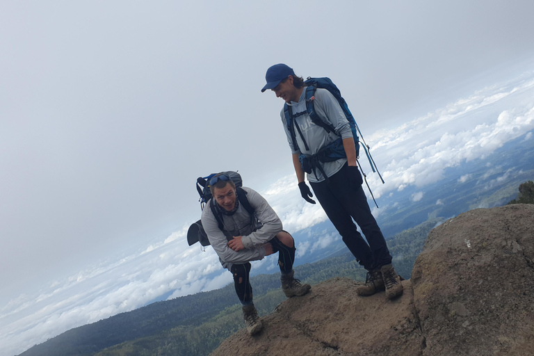 Paquete de senderismo de 1 día por el Monte Meru