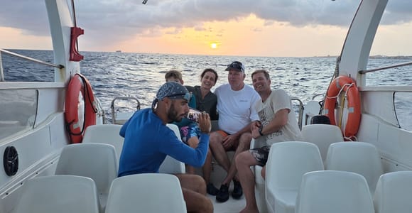 Curacao: Sunset Boat Trip with Snacks and Drinks