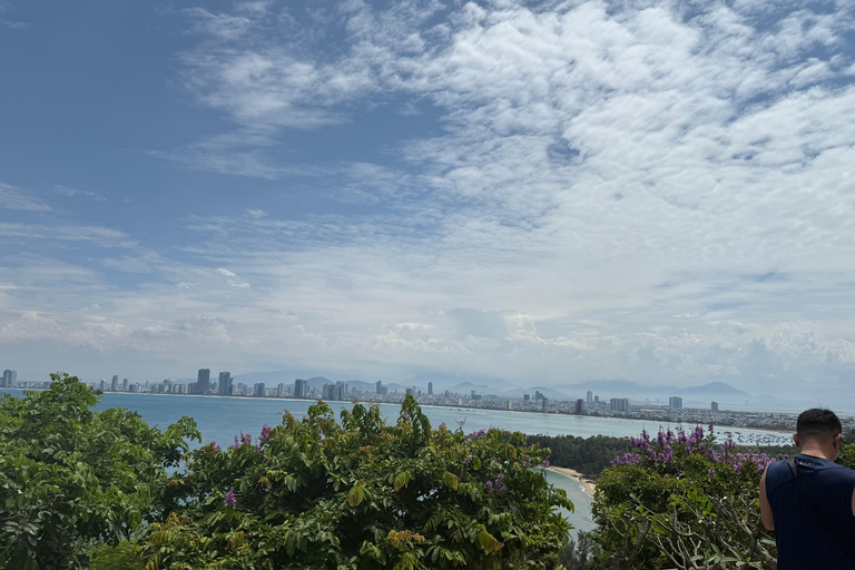 Da Nang: City Sightseeing Tour with Charming Da Nang Show