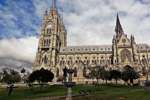 Quito: By bike, viewpoint, markets, parks, Basilica del Voto Nacional Quito: Cycling, viewpoints, markets, parks, National Vow Basilica