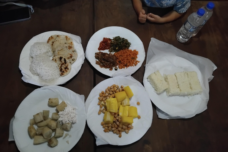 Colombo Foods Tour by Tuk Tuk ( Food chargers included )