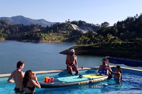 Medellín: Guatape Tour + Bootfeest