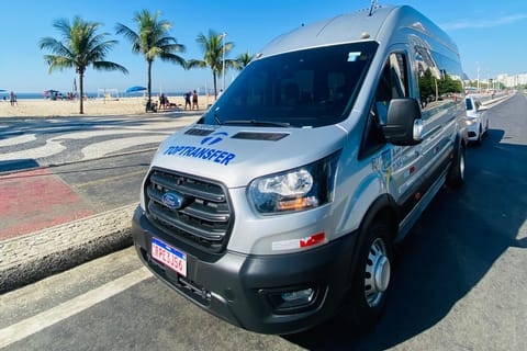 Rio de Janeiro to Araçatiba: Shared Transfer + Boat Included