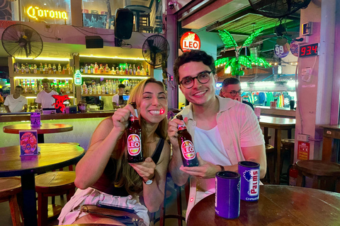 Da Nang: Nightlife Tour & Pub Crawl with Rooftop Bar & Clubs Da Nang: Guided Nightlife Tour with Rooftop, Club, Bar Visit
