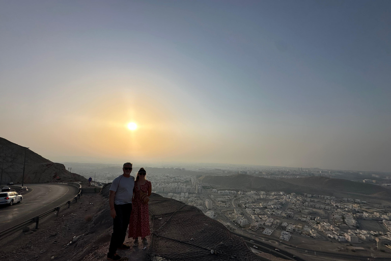 Muscat: Sunset Mountain Tour with Dinner and Transfers