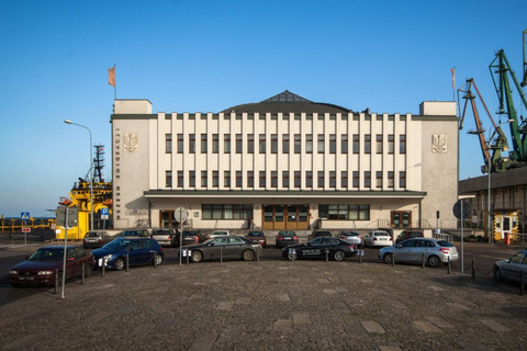 Gdynia: Emigration Museum Private Guided Tour with Tickets Gdynia: Emigration Museum Private Tour with Tickets