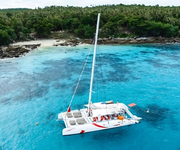 Phuket: Coral, Racha, Promthep Island Katamaran Trip & Mittagessen