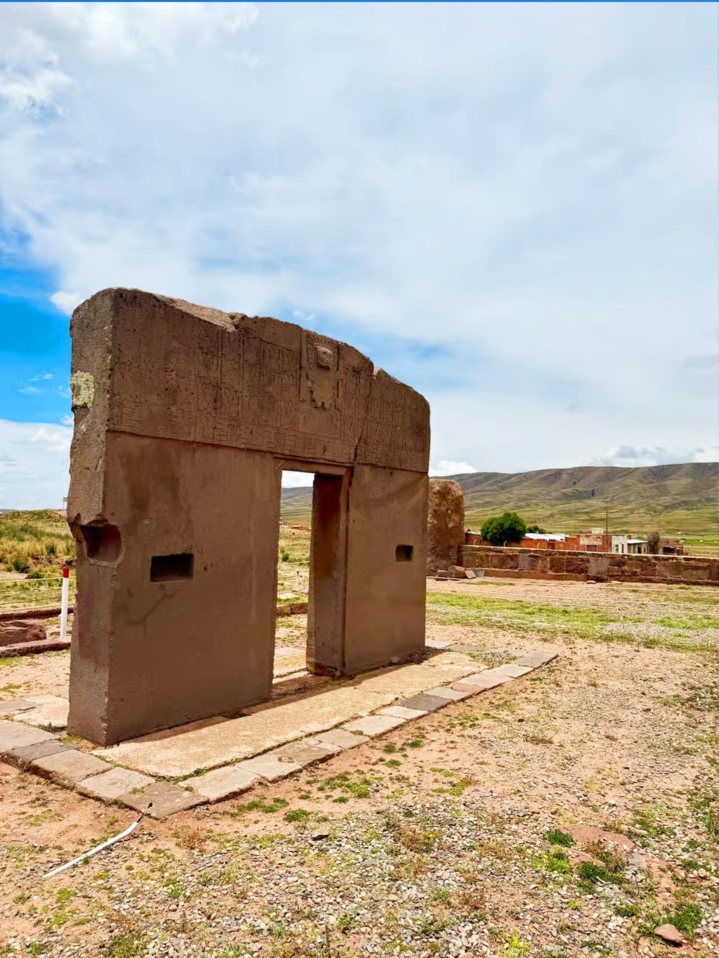 Ab La Paz: Tagestour mit Führung nach Tiwanaku & Puma Punku