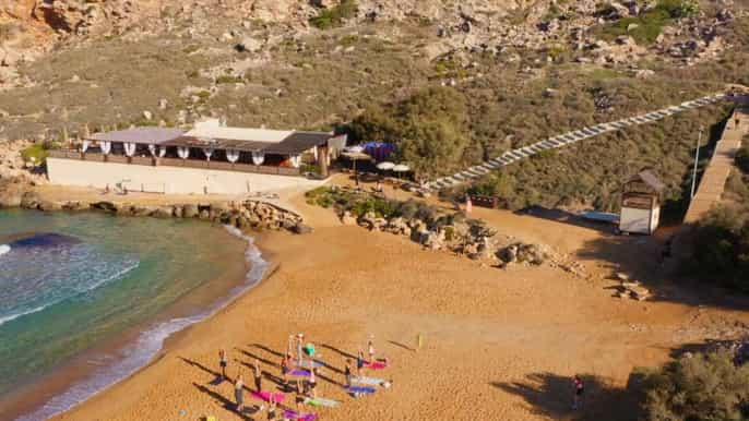 Sonntag: Ghajn Tuffieha (Riviera) Strand Yoga Klasse
