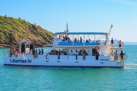 Rio de Janeiro: Exclusive catamaran ride and lunch included. Rio - Búzios Day Trip: exclusive catamaran ride and lunch included.