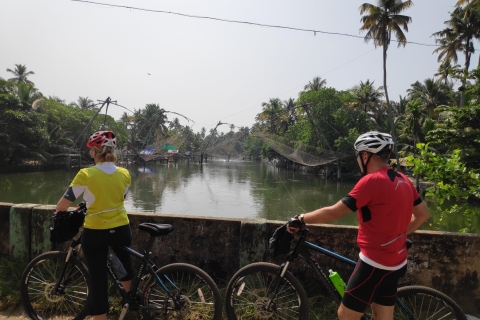 Excursión en bicicleta de Kochi a Marari (Alleppey) (Día completo)Marari (alleppey) Excursión en eBike/Bicicleta (Día completo)