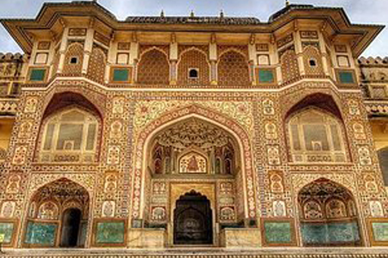 Jaipur Day Tour with Personal Tour Guide and Driver