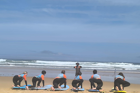 Algarve : cours de surf en petit groupe avec instructeurAlgarve : cours de surf en petit groupe avec un instructeur