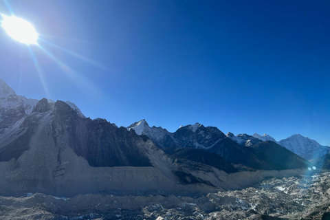 Excursão de helicóptero ao acampamento base do Everest - com serviço de busca no hotel e retornoPasseio de helicóptero pelo acampamento base do Everest