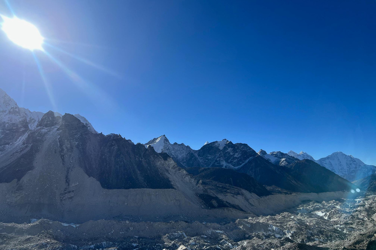 Excursão de helicóptero ao acampamento base do Everest - com serviço de busca no hotel e retornoPasseio de helicóptero pelo acampamento base do Everest