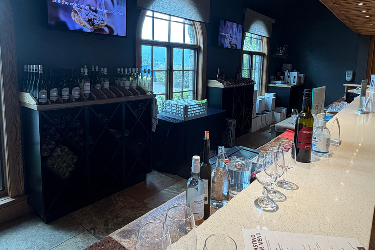 Sip, Snap & Maple Tap: Niagara-on-the-Lake Photo & Wine Tour Tasting at Konzelmann Lakeside Winery