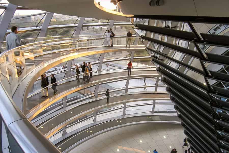 Berlin: Reichstagskuppel, Plenarsaal und Regierungsviertel
