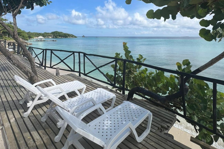 Cartagena: Sol y Papaya Beachclub - Daytour in Isla Grande!