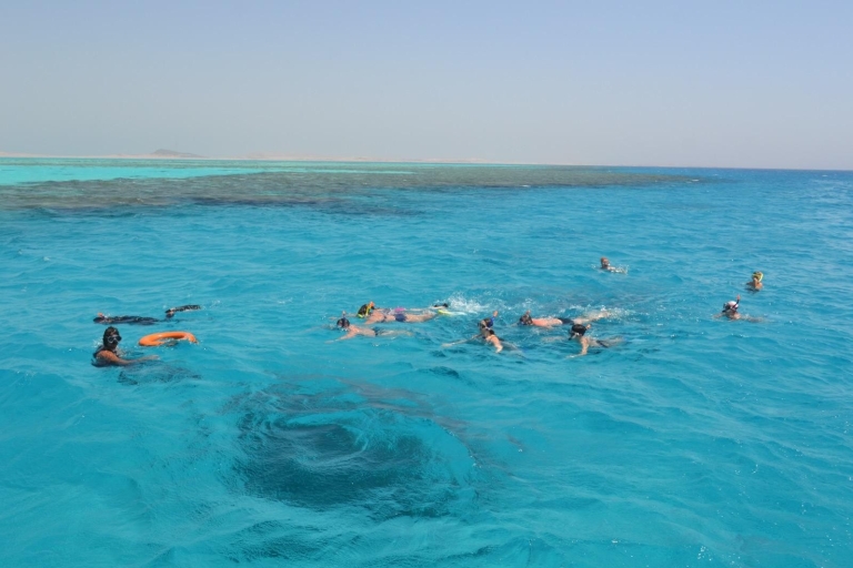 Hurghada: Luxe privéjacht met optionele lunch en drankjesZeevruchten of BBQ Lunch Privé Jacht