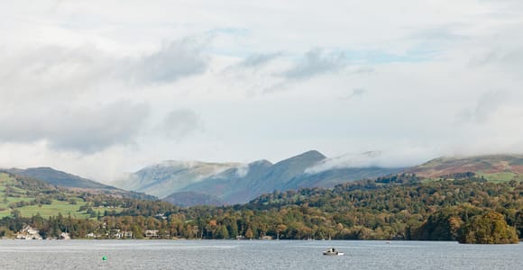 Von Manchester aus: Lake District Bus Tour & Windermere Cruise