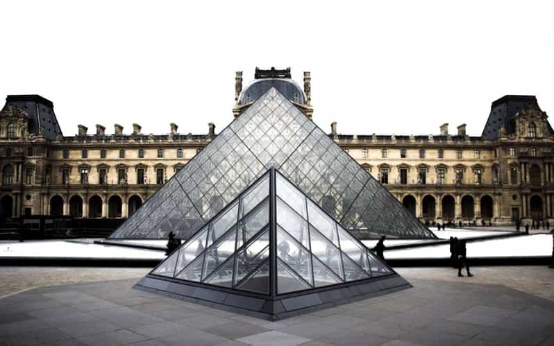 Paris: Louvre Museum Ticket mit optionalem Hosted