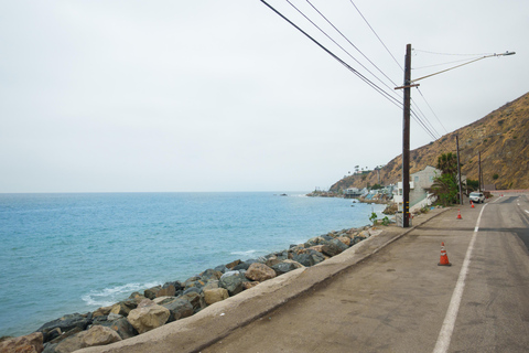 From Santa Monica: Malibu Beaches & Celebrity Homes Tour