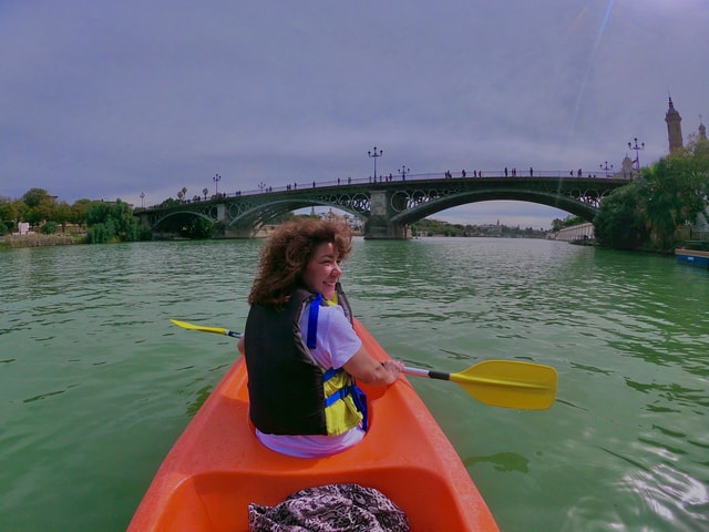 Private Kayak Tour: Historic Seville, Triana and Cartuja