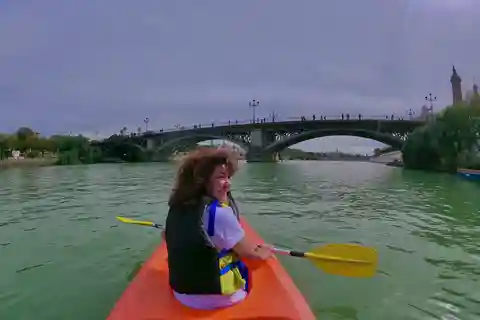 Tour particular de caiaque: Sevilha histórica, Triana e Cartuja