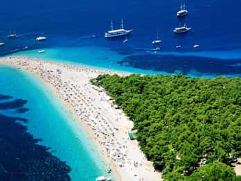 Makarska: 2-godzinna wycieczka z postojem na plaży Złoty Róg i w ustronnych zatokach
