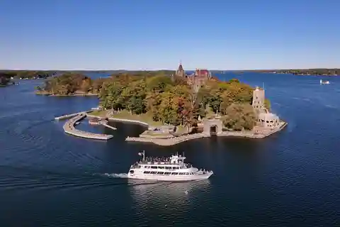 Gananoque: 1000 Islands Cruise with Boldt Castle Option