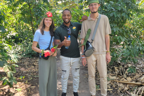 Sabores e historia de Zanzíbar: tour por la granja de especias y la Ciudad de PiedraVen al punto de encuentro en el antiguo fuerte de Stonetown