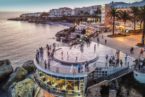 Ab Málaga: Höhle von Nerja, Nerja und Frigiliana Tagestour