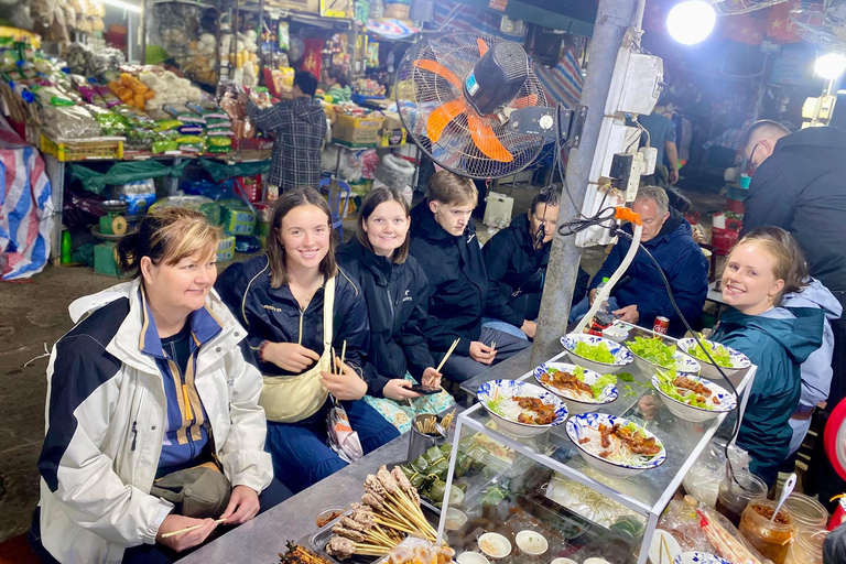 Hue: Night Street Food Tour by Cyclo with a Local Guide