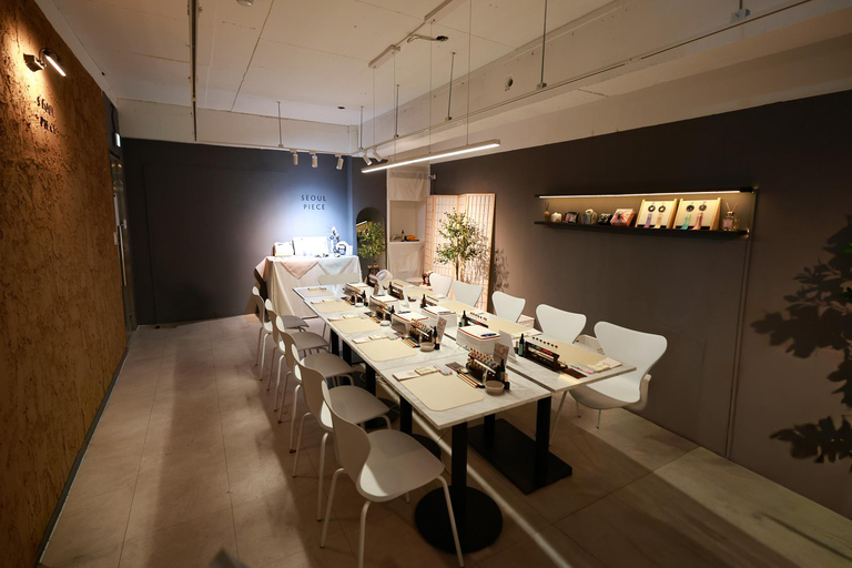 Seoul: Mother-of-Pearl Jewelry Workshop in Myeong-dong Option B: Wearable Memory (Hanbok Accessory)