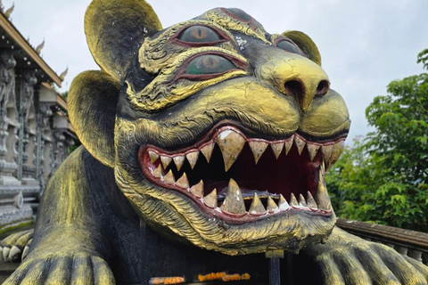 Descobre Chiang Rai: templos, arte e natureza cénicaDiscover Chiang Rai: Temples, Art, and Scenic Nature