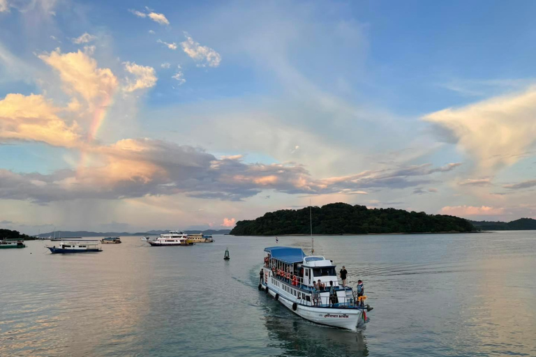 Phuket: James Bond Sunset Dinner & Bioluminescent Plankton