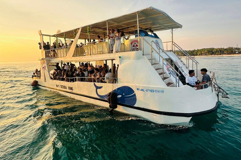 Boracay: Shared Trimaran Ocean Party with Live DJ Onboard