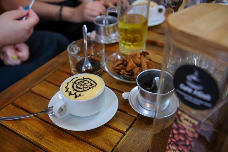 Aula de café com ovos em HanóiAula de culinária de café com ovos