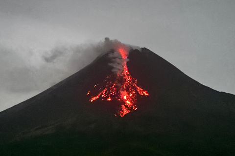 Yogyakarta: Mount Merapi Tour with (Lava Sightseeing) Merapi Volcano Lava Sightseeing and Sunrise(Hiking)