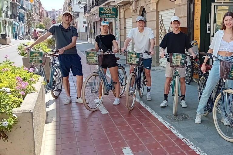 Passeio de bicicleta em Valência: Do centro histórico às maravilhas modernasPasseio de bicicleta, centro histórico e museu de artes e ciências