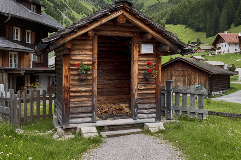 From Zurich or Lucerne: Stäubenfall Waterfall Hike & Picnic