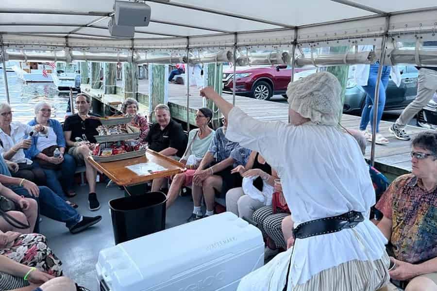 „Spirits and Spirits“: Rundgang mit Spuk und Gespenstern und Bootsfahrt. Foto: GetYourGuide „Spirits and Spirits“: Rundgang mit Spuk und Gespenstern und Bootsfahrt. Foto: GetYourGuide