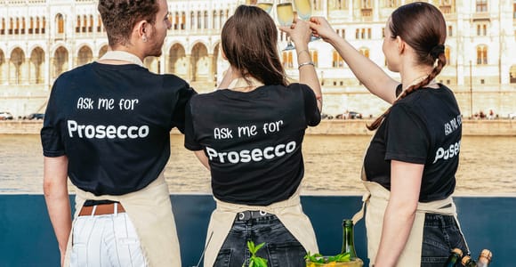 Budapest: Abendliche Sightseeing-Kreuzfahrt mit unbegrenztem Prosecco