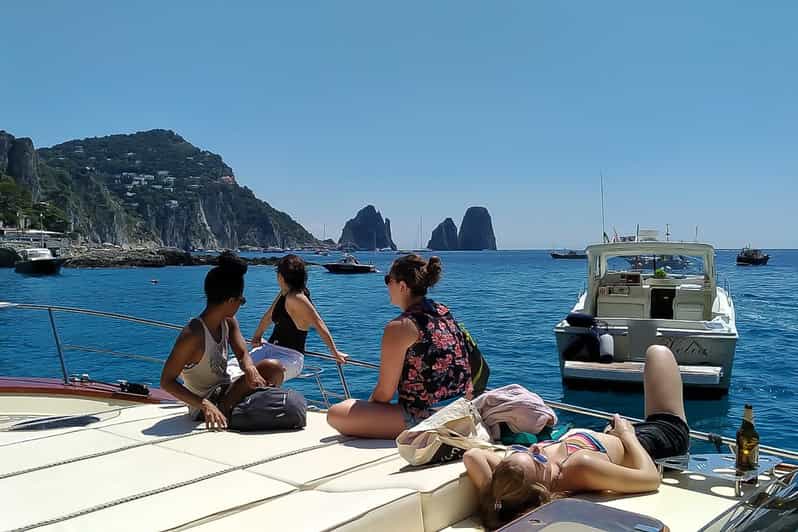 Ab Sorrent CapriBootsfahrt mit Besuch der Blauen Grotte GetYourGuide