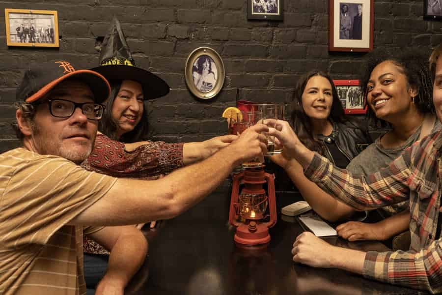 Portland: Geister Boos und Schnaps Haunted Pub Crawl. Foto: GetYourGuide
