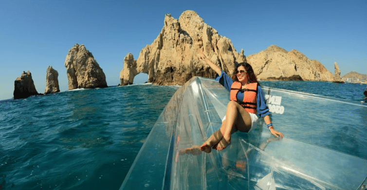 Los Cabos: Get to know the arch on the iconic transparent boat