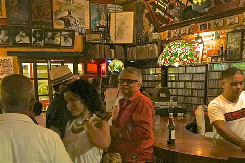 Cartagena: Tour privado pelos bares de salsa com guiaCartagena: Tour privado por bares de salsa com guia