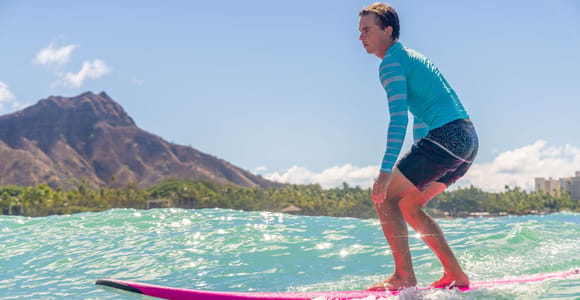 Waikiki: Surf Lesson & Bonus Beach Setup (Chairs & Umbrella)