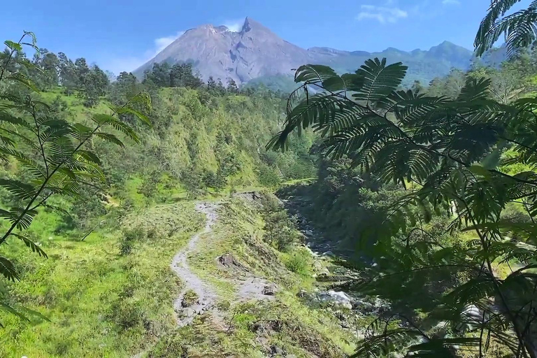 Kalitalang-Merapi Hike, Keraton Yogyakarta & Tamansari Tour