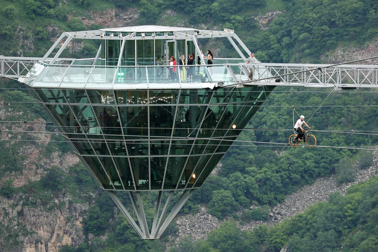 From Tbilisi to Dashbashi Canyon and the Diamond BridgeНика